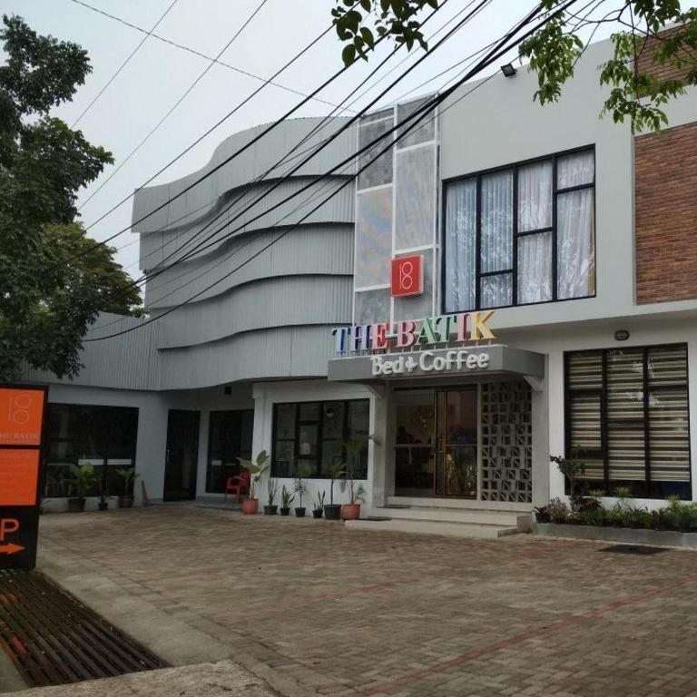 The Batik Bed And Coffee Bandung Exterior foto