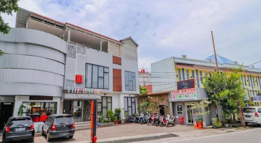 The Batik Bed And Coffee Bandung Exterior foto